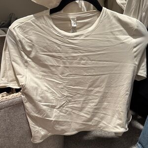 Lululemon short sleeve shirt